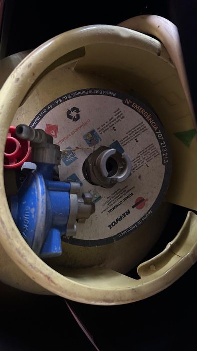 Aquecedor a gás Ufesa + garrafa de gás vazia + respetivo adaptador
