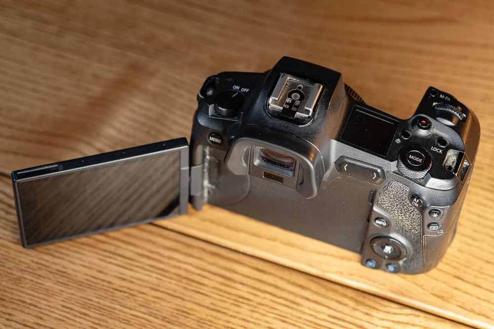 Фотоапарат Canon EOS R Body
