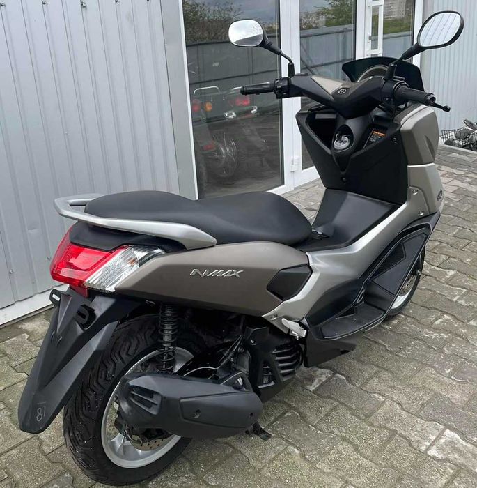 Ямаха НМакс мопед