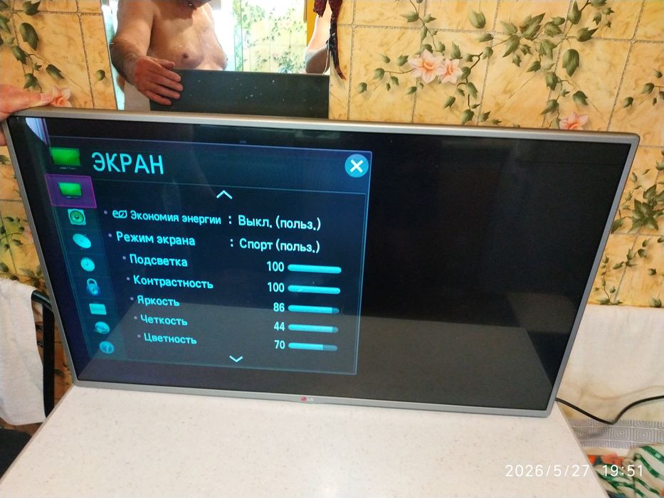 Телевизор LG 42LB580V на запчасти