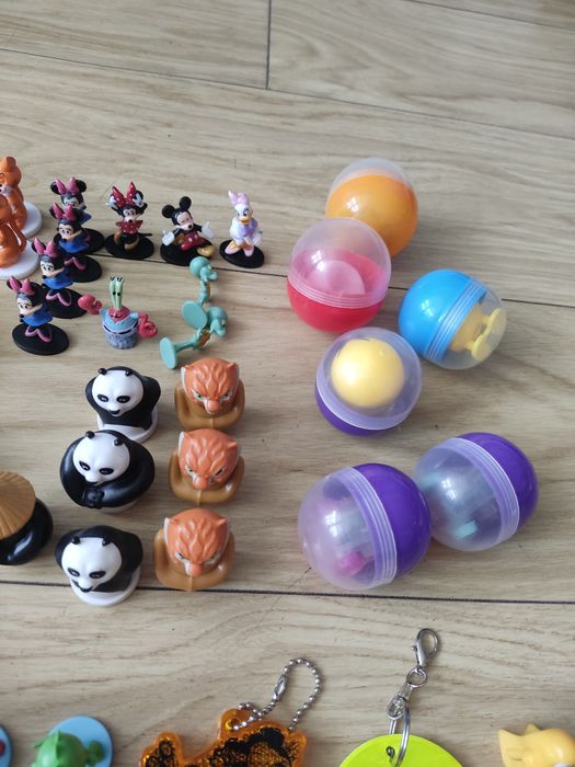 Duży zestaw małych zabawek