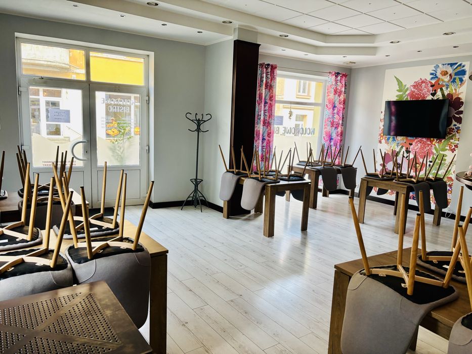 Lokal w centrum na Restauracje  lub sklep