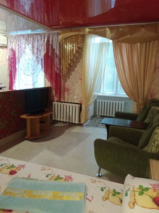 Сдаётся квартира посуточно и по часовой оплатой,центр города.