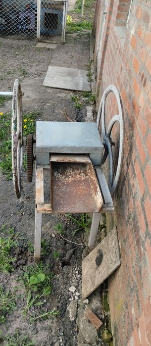 Січкарня ручна в робочому стані