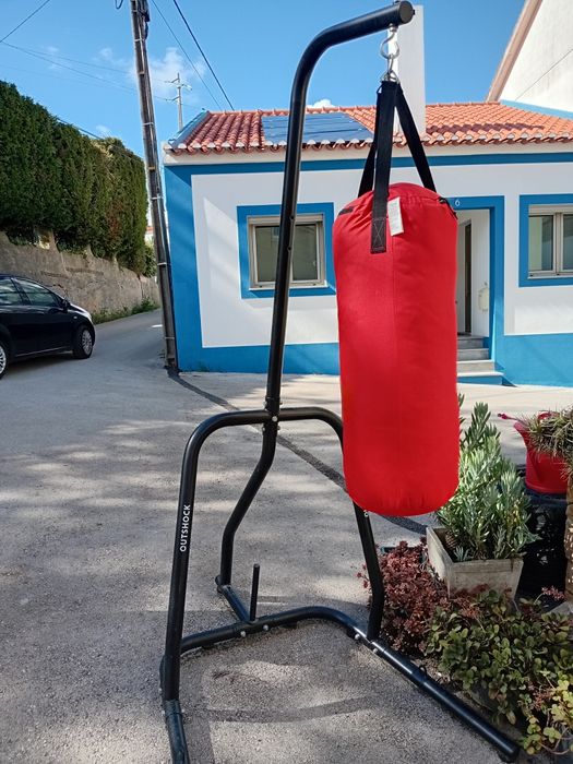 Saco de boxe e suporte