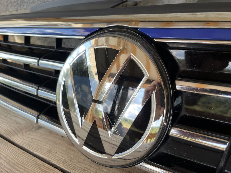 Решітка, решотка VW Passat B8 GTE original E-passat 3G0853653B