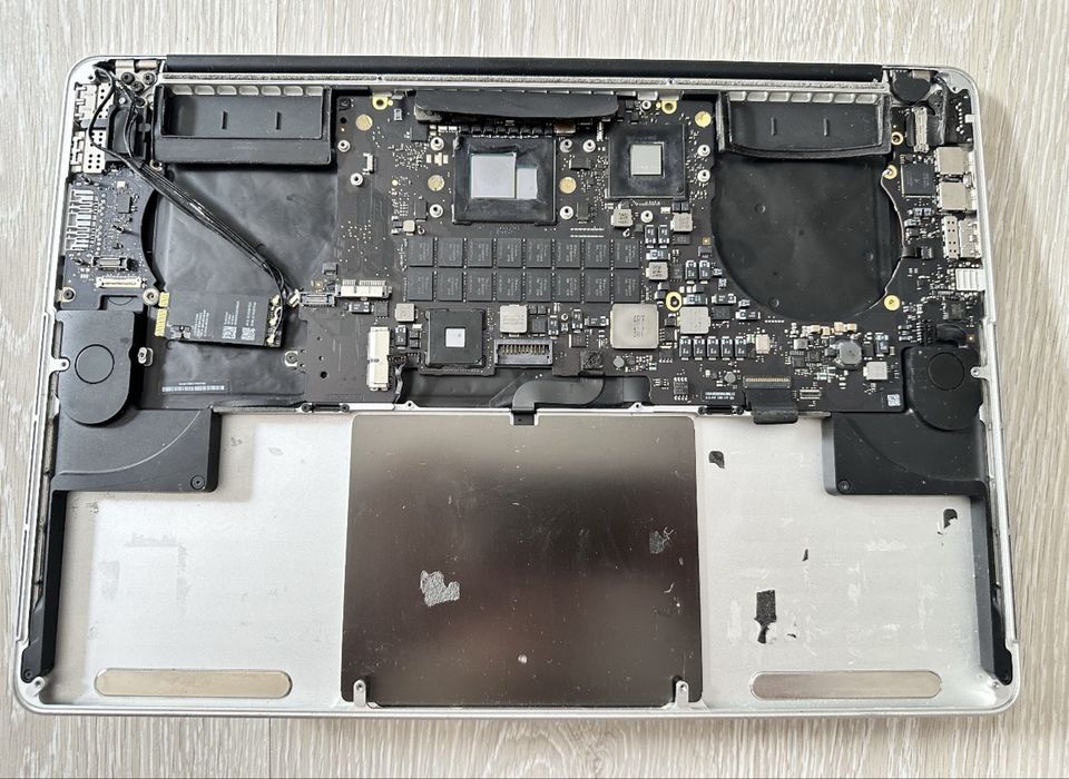 Macbook A1398. Разборка по запчастям.
