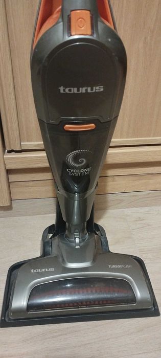 Aspirador Vertical TAURUS Unlim. Lithium - Usado
