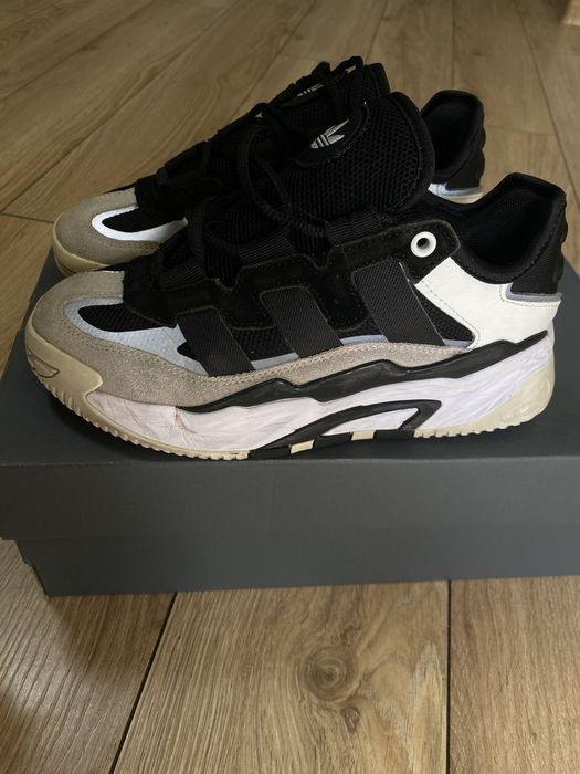 Кроссовки Adidas