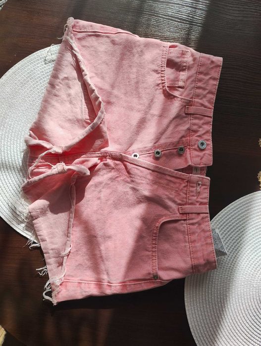 Różowe szorty spodenki