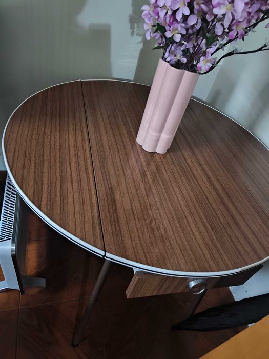 Mesa com cadeiras