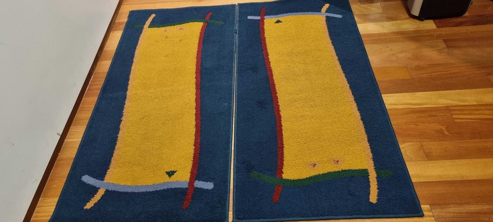 Oferta: Dois tapetes de quarto