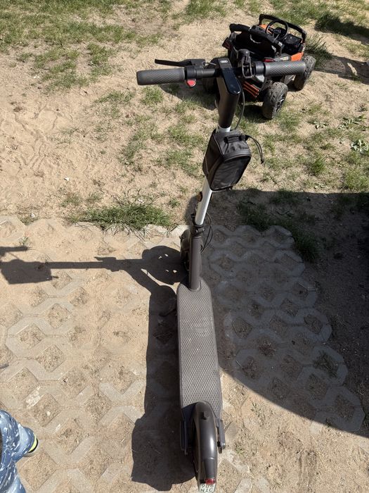 Elektryczna hulajnoga Ninebot Segway Audi