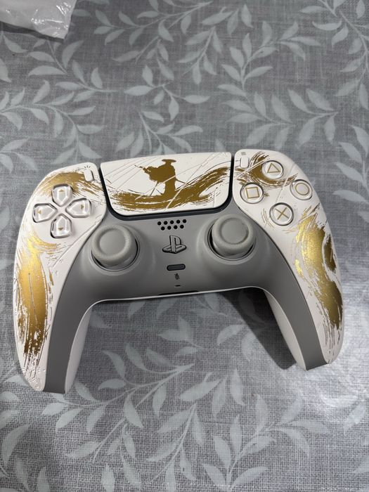 PS5 Digital + 2 Comandos DualSense (Original) – Bom Estado
