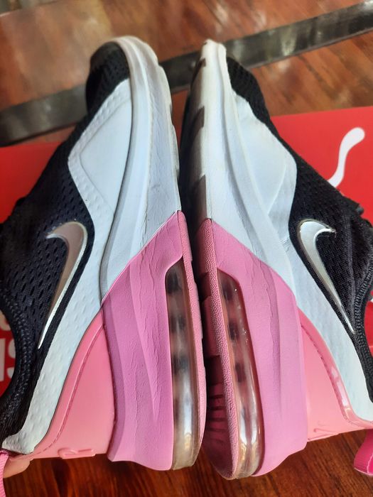 Кросівки Nike  женские