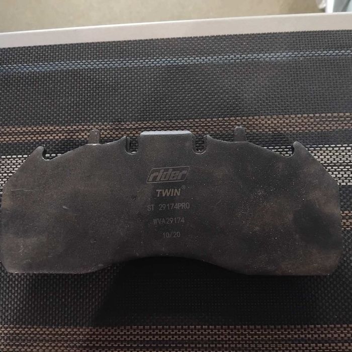 Колодки гальмівні (3ШТ!)VOLVO,RVI,ROR 29174