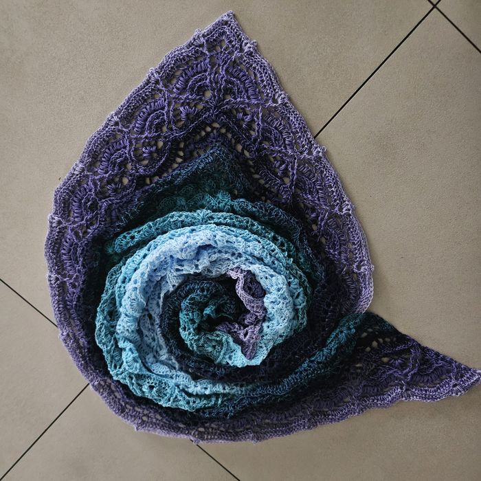 Chusta robiona ręcznie na szydełku rękodzieło Handmade