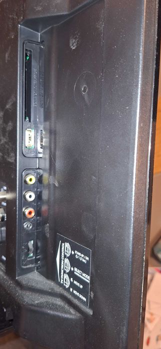 Telewizor  monitor 22 cale Led z wbudowanym  dvd scansonic