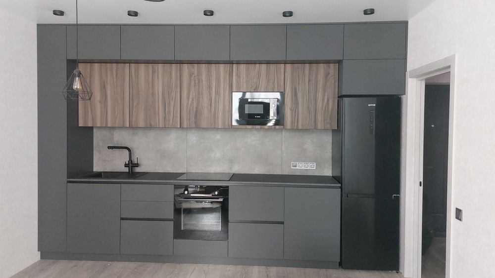 Кухни на заказ с фурнитурой Blum от 25 тыс грн метр погонный