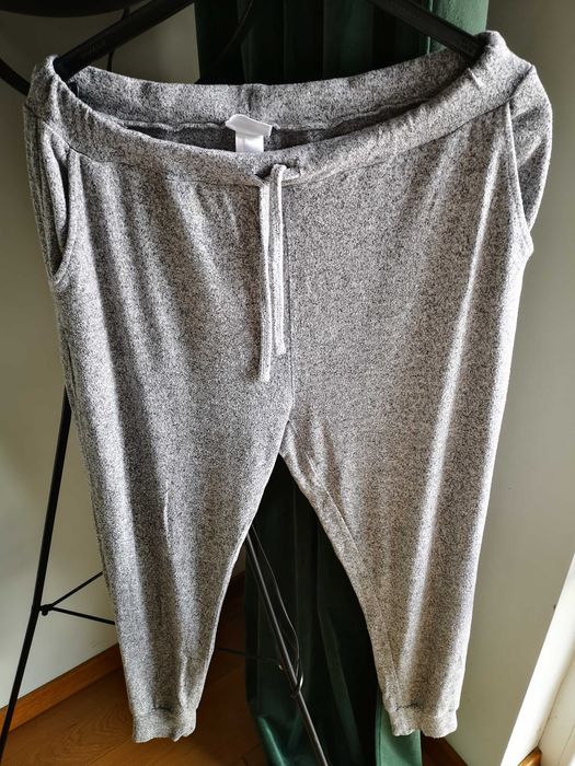 Infinity Woman szare spodnie dresowe 40/L