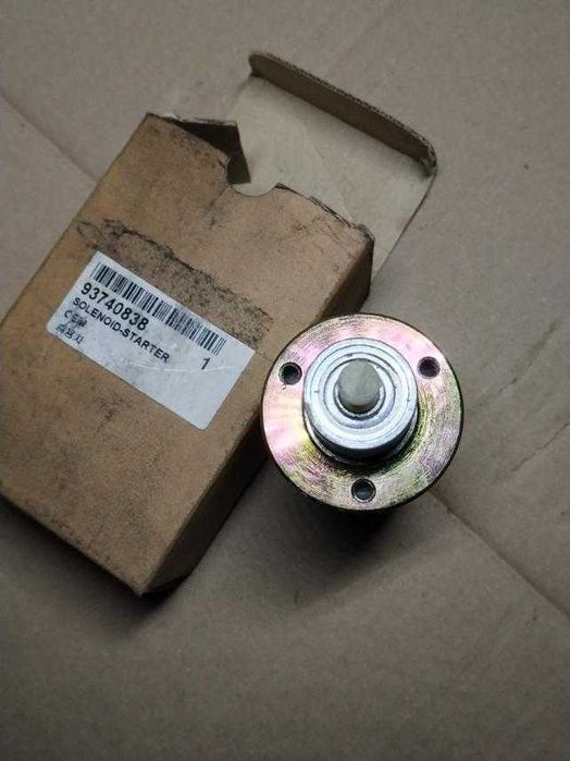 Lanos стартер та втягуюче №93740838