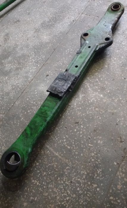 Ремонт нижніх ричагів навіски John Deere. Вся Украина