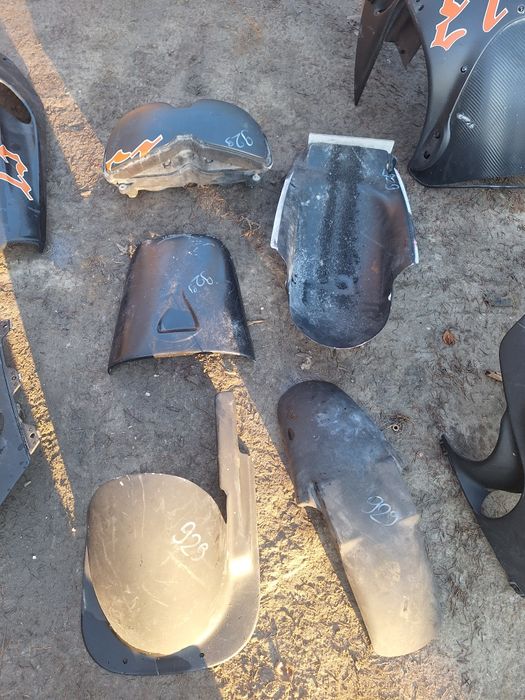 Owiewki  Honda cbr 900 rrpług czacha zadupek błotnik  lewa prawa