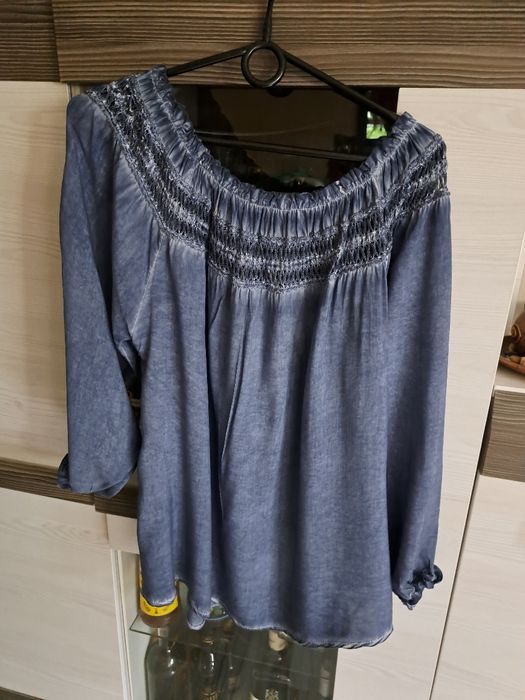 Piękna bluzka w kolorze dzinsu