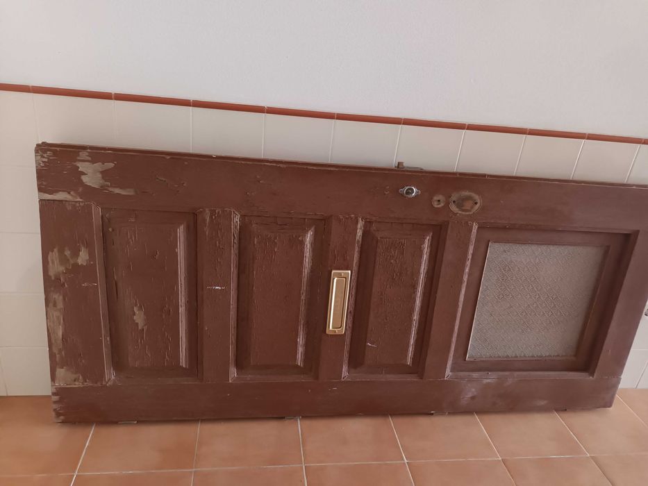 Porta antiga em madeira