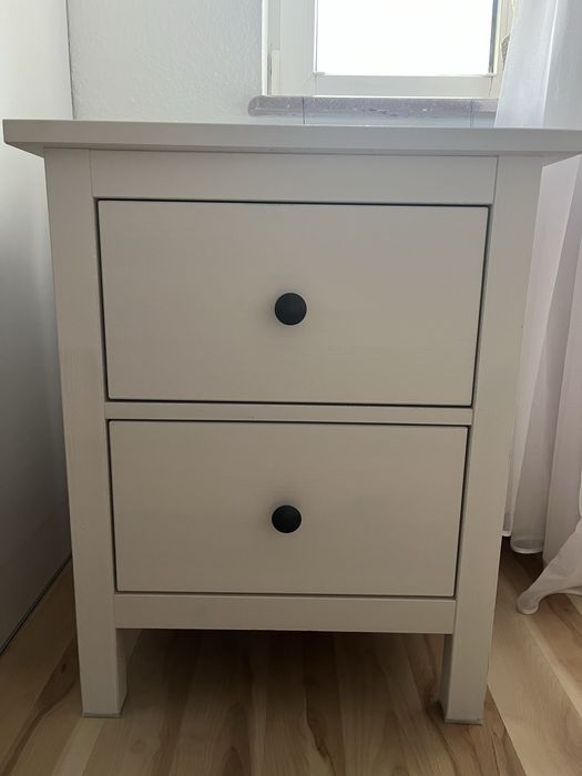 Łóżko i 2x szafki nocne