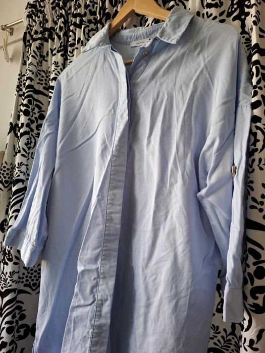 sukienka koszulowa niebieska Reserved 44