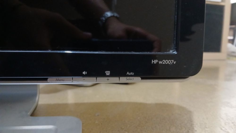 Monitores HP w2007v com cabos LER DESCRIÇÃO