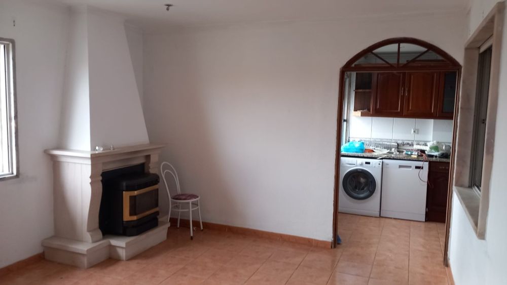 Quarto para Arrendamento – Largo Forte da Casa | Zona central