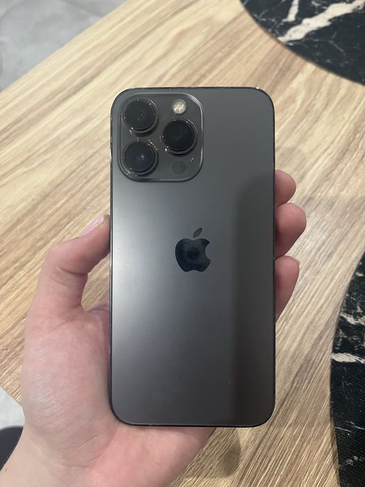 Продам iPhone 13 Pro на 256Гб