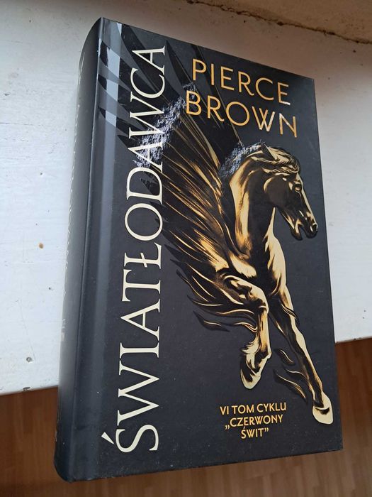 Światłodawca pierce Brown