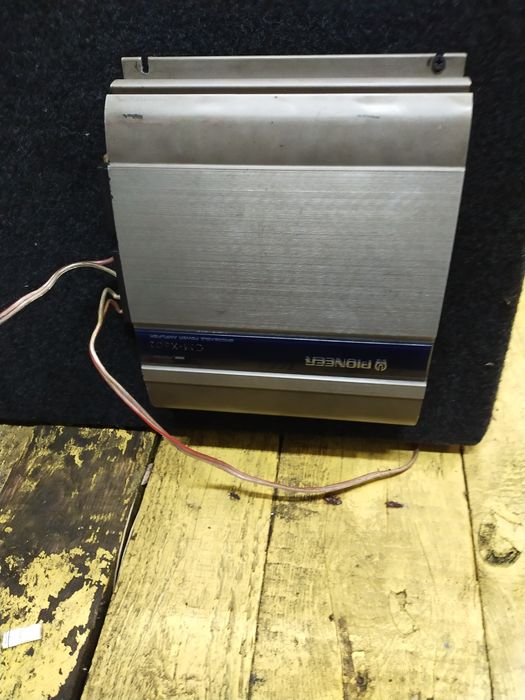 Subwoofer 2•głosnik JBL car audio