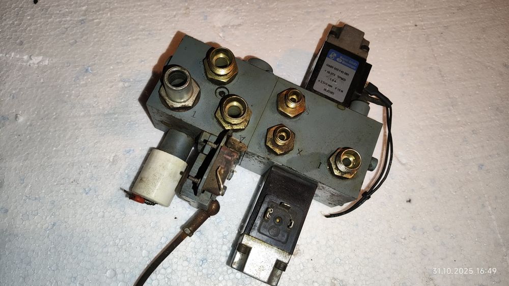 BUCHHOLZ AV4706 rozdzielacz wózek paleciak