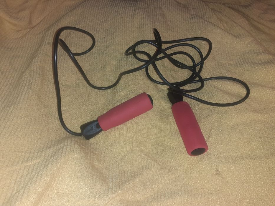 Скакалка большая для занятий спортом прыгать