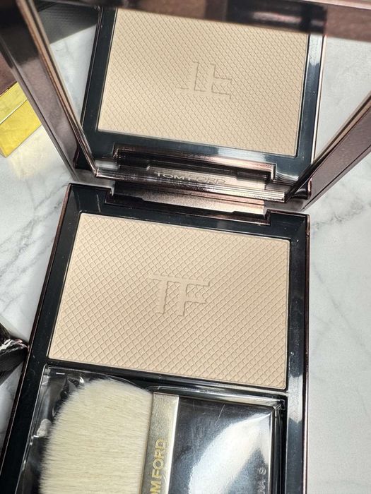 Пудра компактна доя обличчя Tom Ford 01
