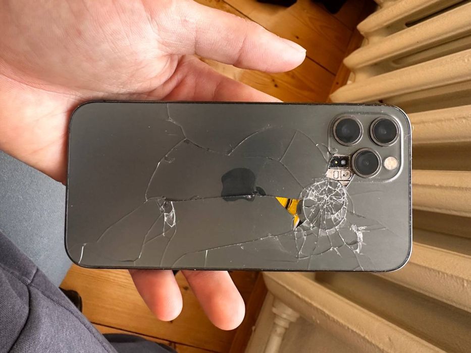 Продам айфон 12 про на 128