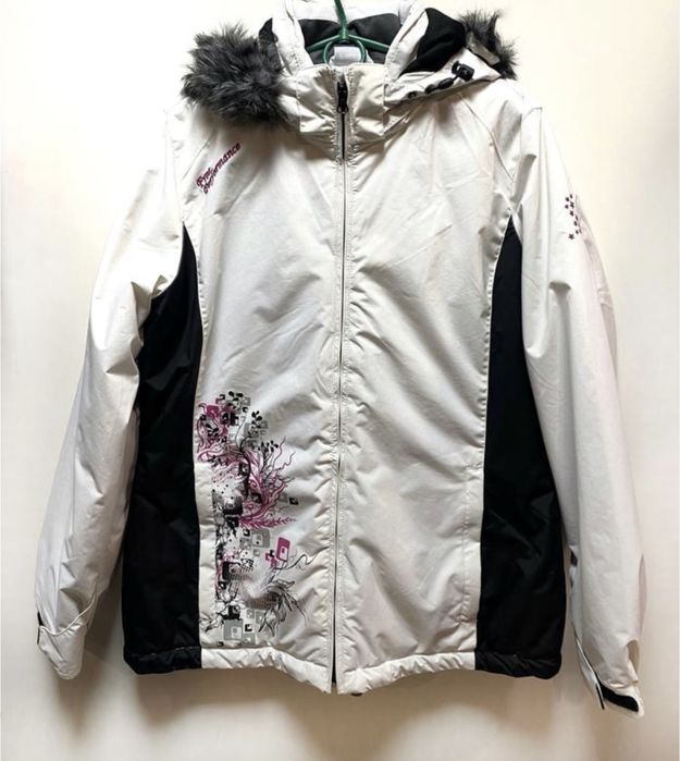 Жіноча лижна куртка Free Performence. Розмір 40