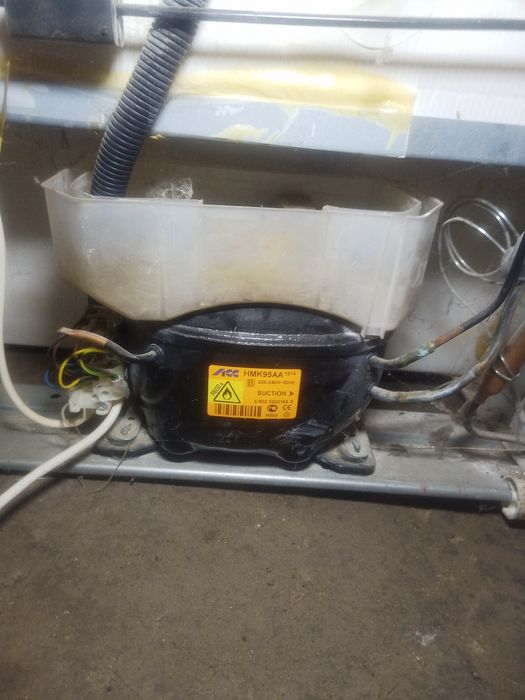 Продам холодильник б.в.