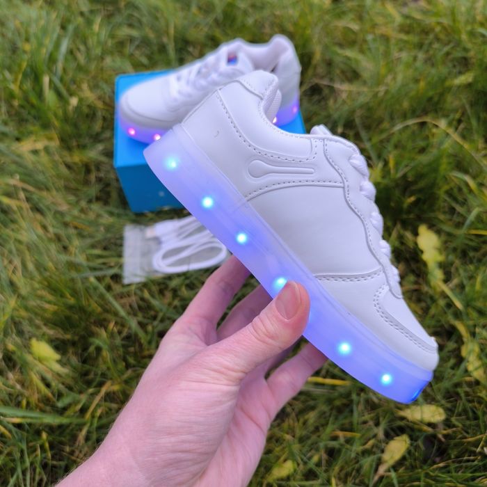 Білі кросівки з led підсвіткою, кроссовки с подсветкой, led-кроссовки