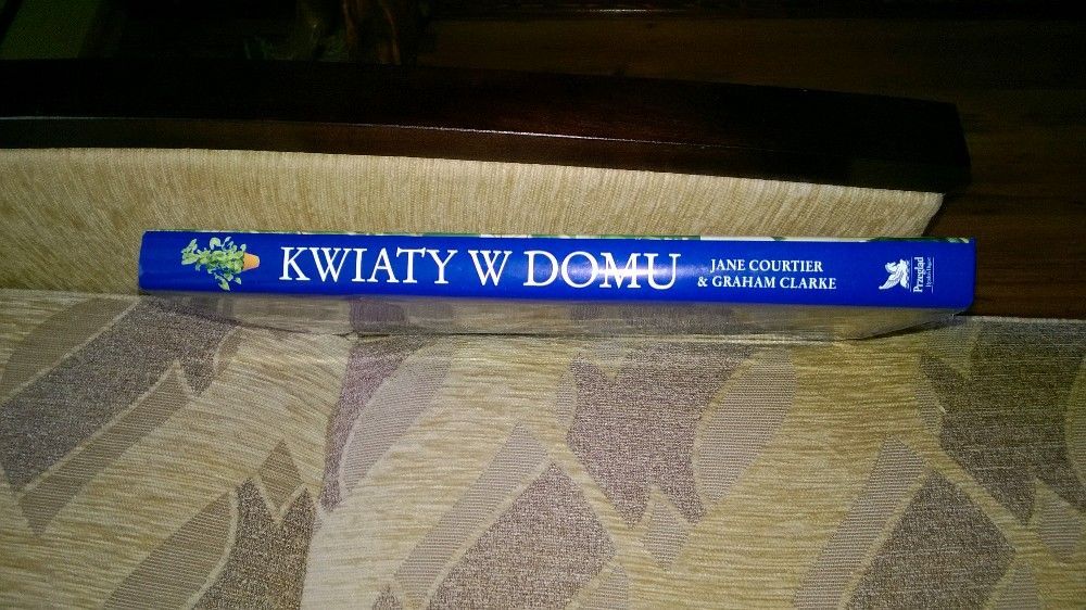 ksiazka kwiaty w domu