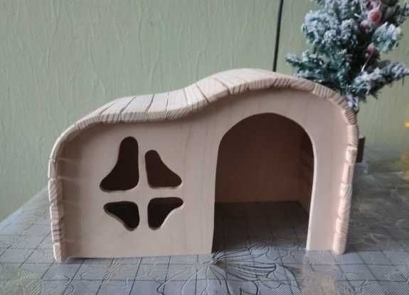 Дерев'яний будинок для морських свинок та шиншил