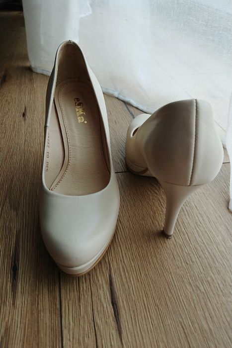 buty damskie jasne, szpilki na platformie beżowe, skóra