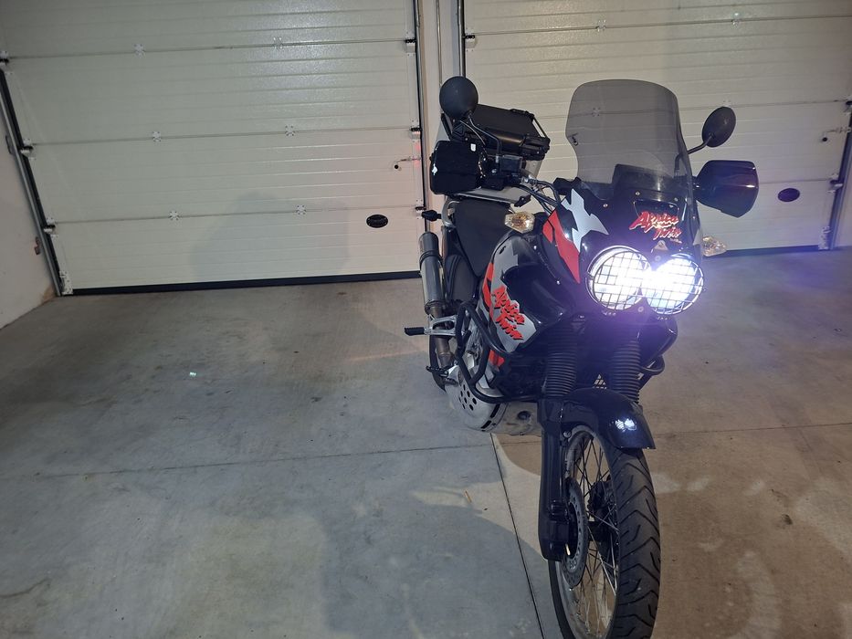 Mítica Honda África Twin 1997