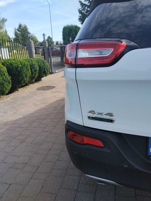 Samochód osobowy Jeep Cherokee