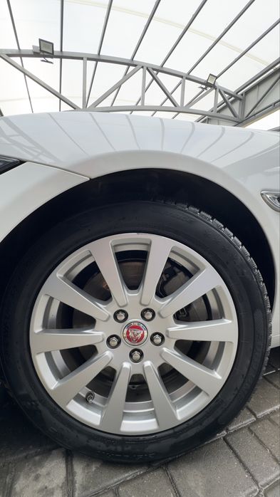 Jaguar XE, Prestige 2015