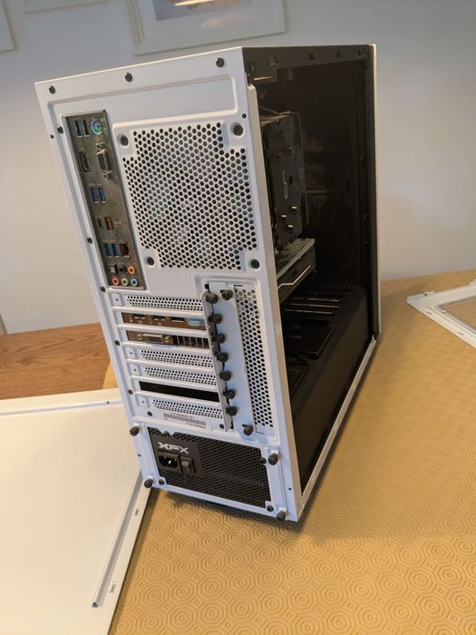 Caixa da NZXT